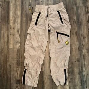 Outdoor Afro x REI Co -Op size 6 zippers, pull strings, elastic waist